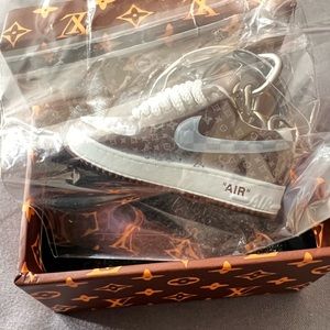 Af1 off white LV brown keychain